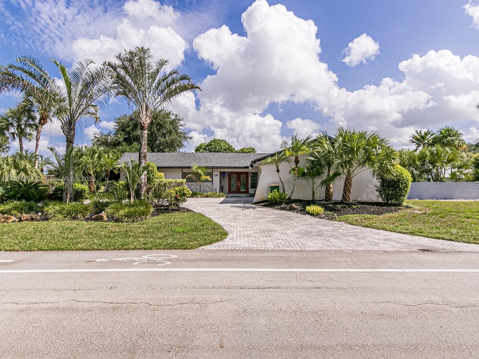 Real estate property located at 4914 Woodlands Blvd, Broward County, Tamarac, FL