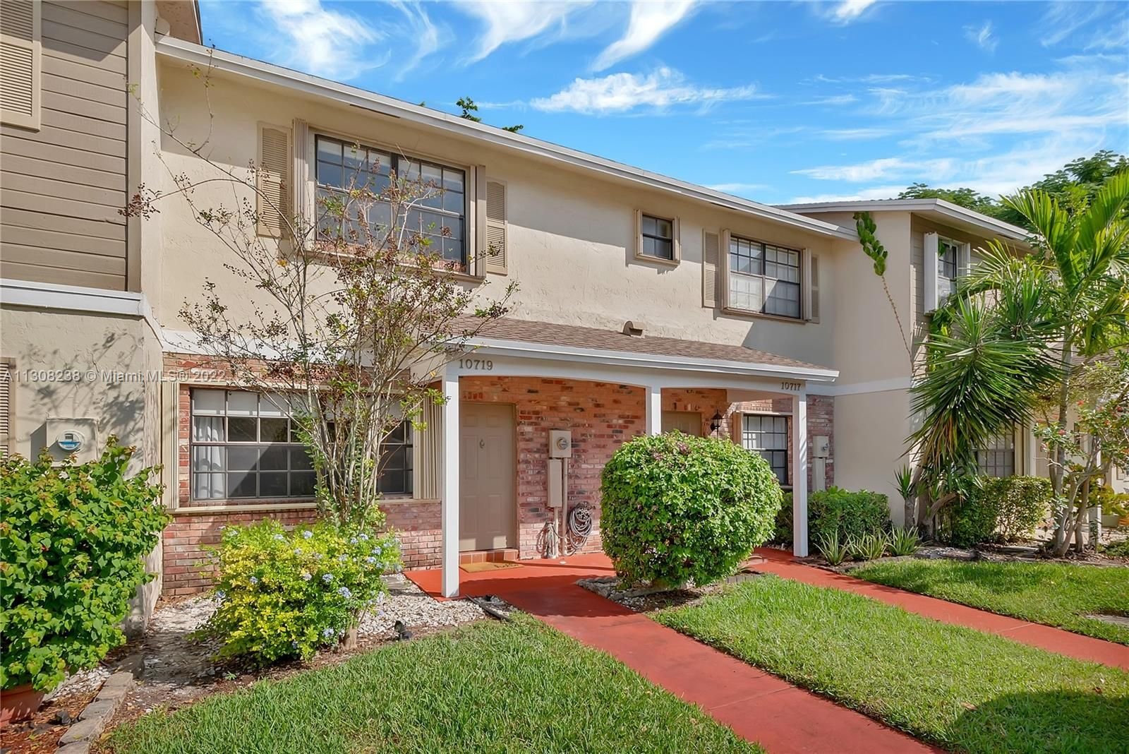 Real estate property located at 10719 10th St, Broward County, Pembroke Pines, FL
