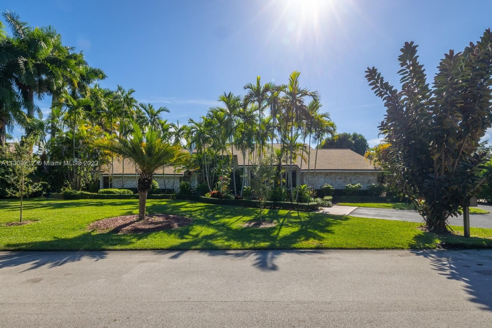 Real estate property located at 7370 156th St, Miami-Dade County, Palmetto Bay, FL