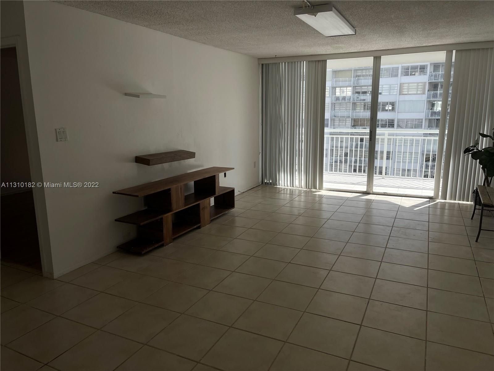 Real estate property located at 18051 Biscayne Blvd #1003, Miami-Dade County, Aventura, FL