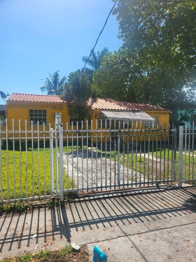 Real estate property located at 1524 24th St, Miami-Dade County, Miami, FL