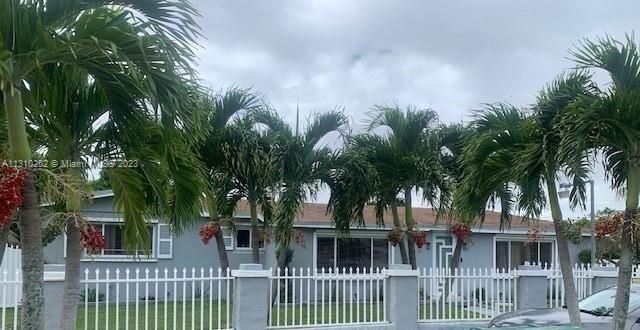 Real estate property located at 2430 204th St, Miami-Dade County, Miami Gardens, FL