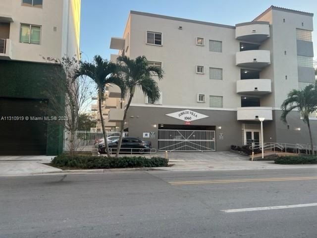 Real estate property located at 1060 7th St #101, Miami-Dade County, Miami, FL