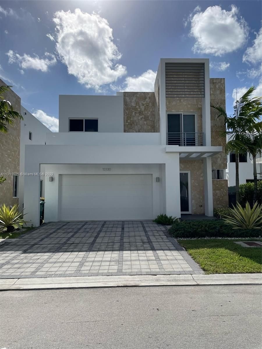 Real estate property located at 10330 68th St, Miami-Dade County, Doral, FL