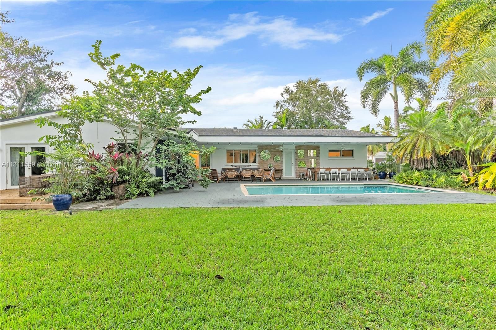 Real estate property located at 17021 87th Ct, Miami-Dade County, Palmetto Bay, FL