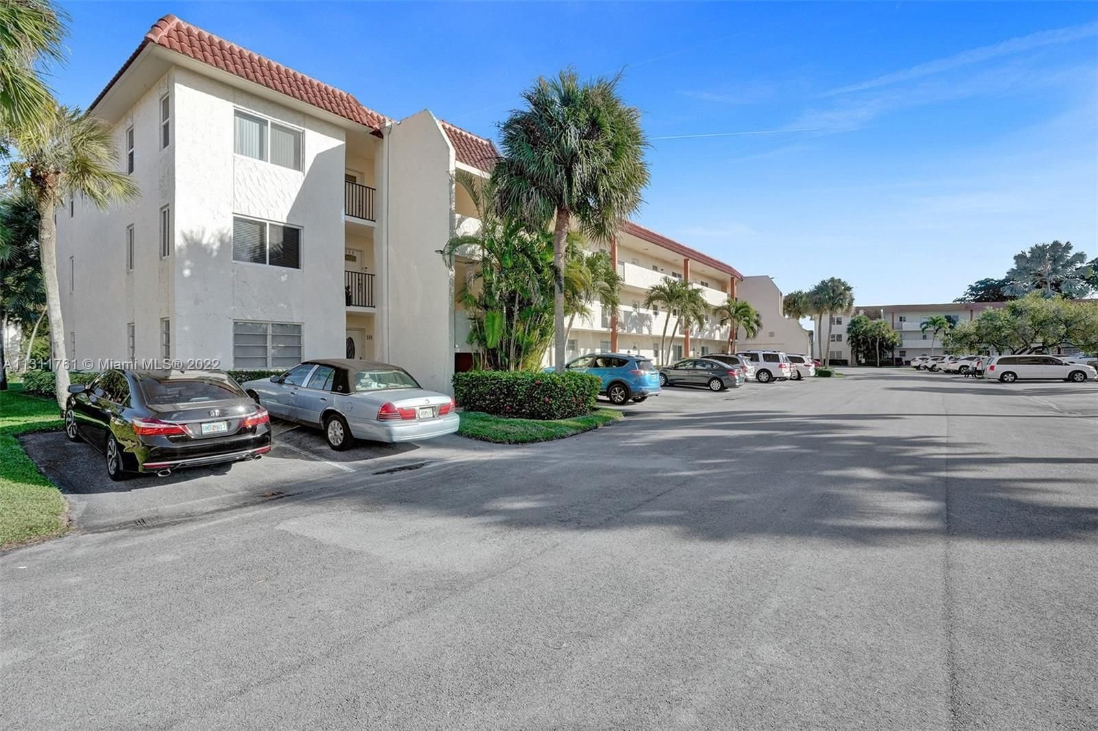 Real estate property located at 281 Hollybrook Dr #203, Broward County, Pembroke Pines, FL