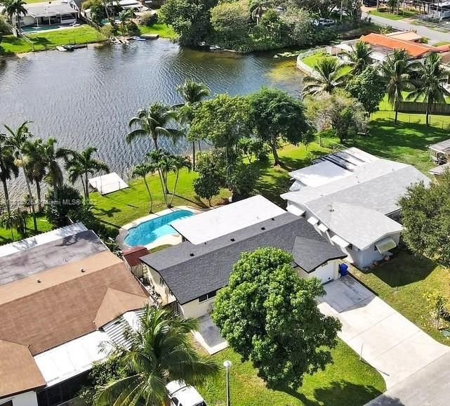 Real estate property located at 8490 14th St, Broward County, Pembroke Pines, FL