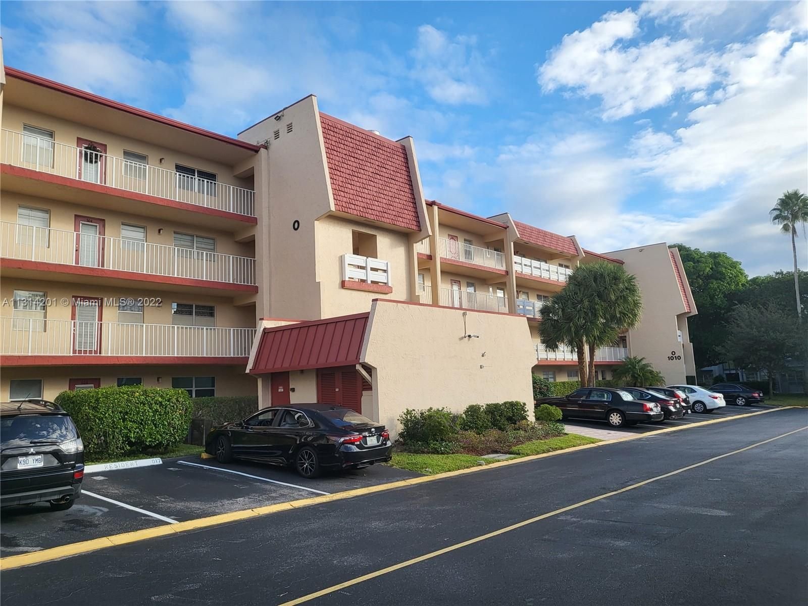 Real estate property located at 1010 Country Club Dr #106, Broward County, Margate, FL