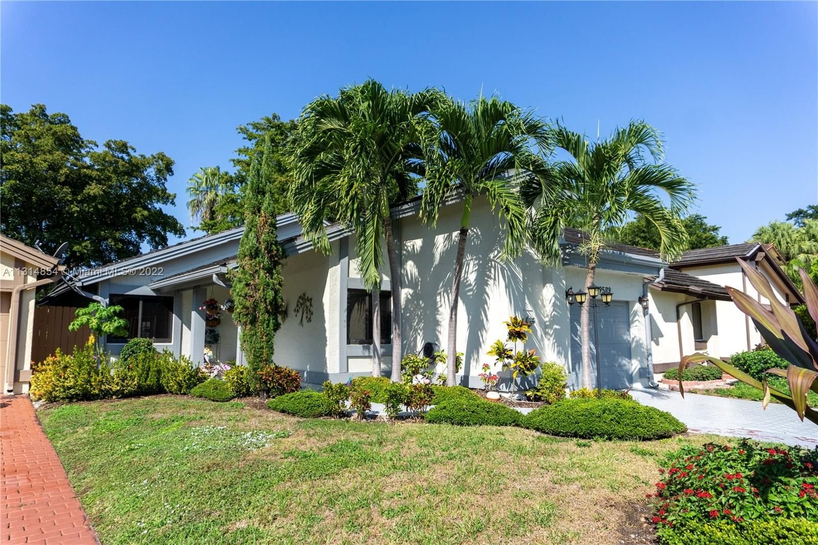 Real estate property located at 9579 148th Ave Cir, Miami-Dade County, Miami, FL