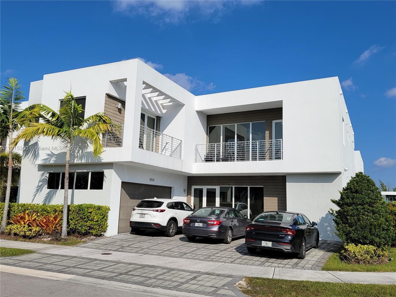 Real estate property located at 10043 75th Ter, Miami-Dade County, Doral, FL