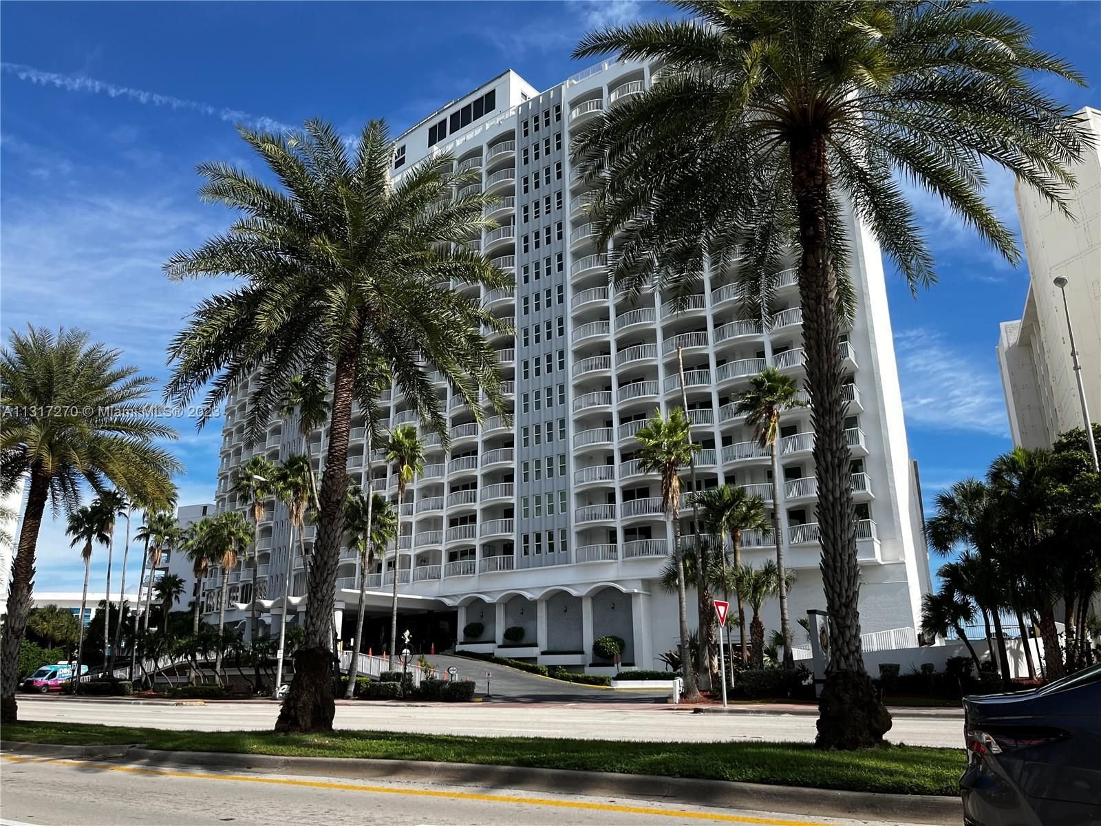 Real estate property located at 5401 Collins Avenue #920, Miami-Dade County, Miami Beach, FL