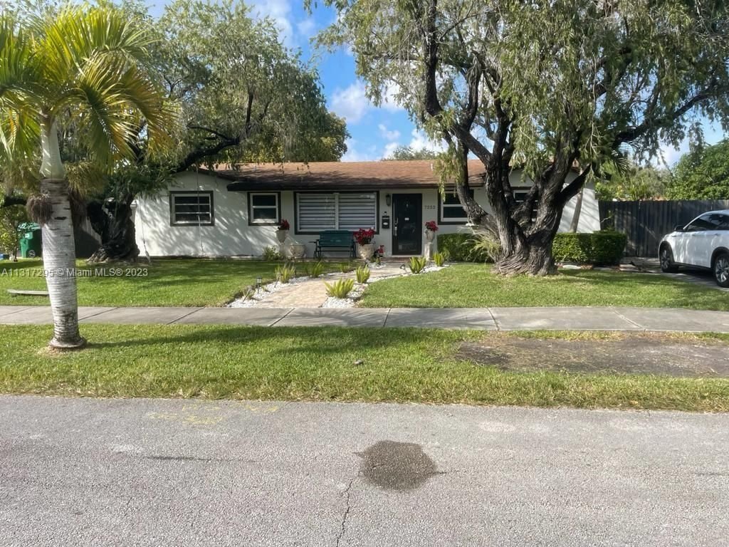 Real estate property located at 7252 138th Pl, Miami-Dade County, Miami, FL
