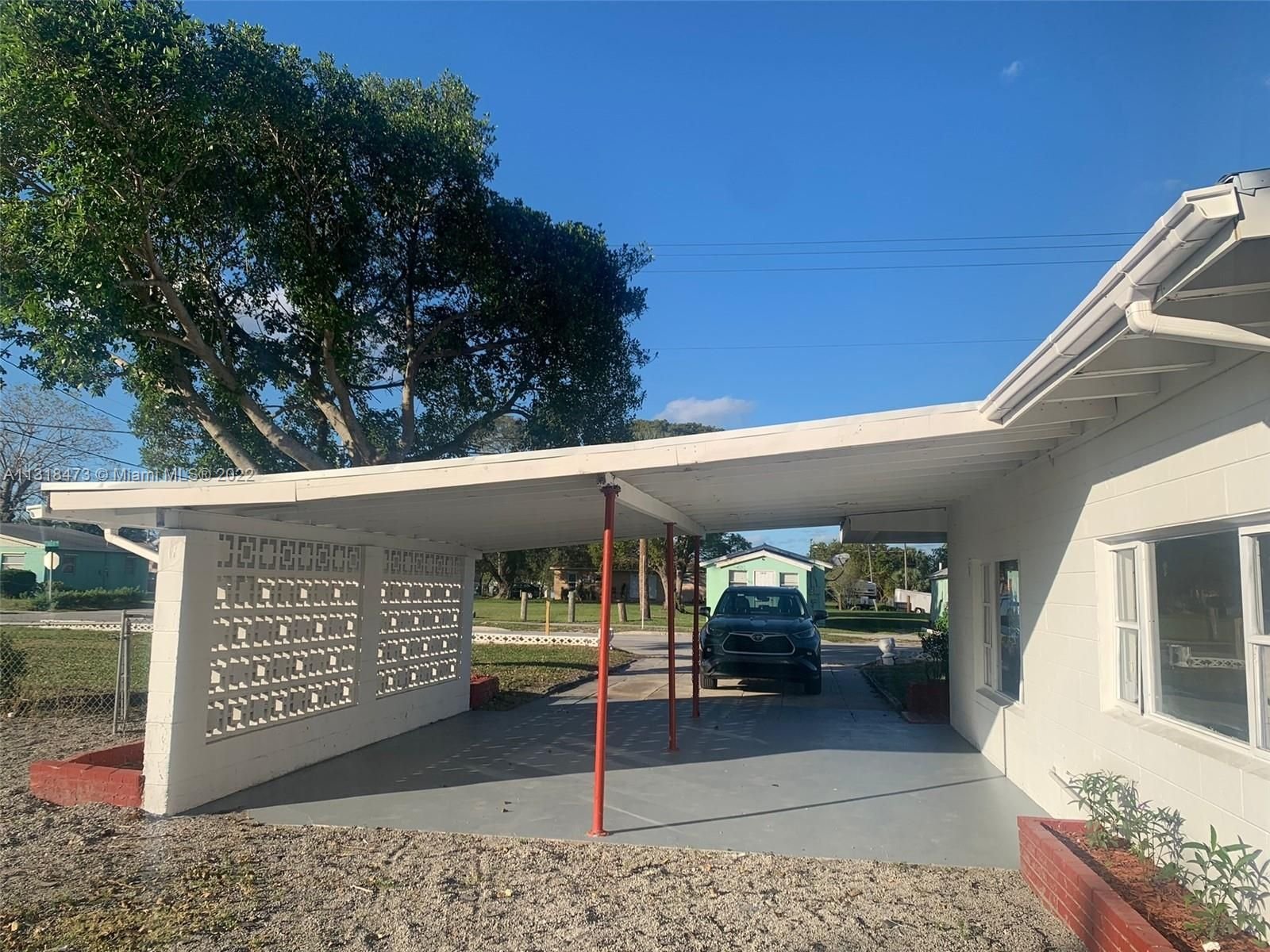 Real estate property located at 1613 Avenue M, St Lucie County, Fort Pierce, FL