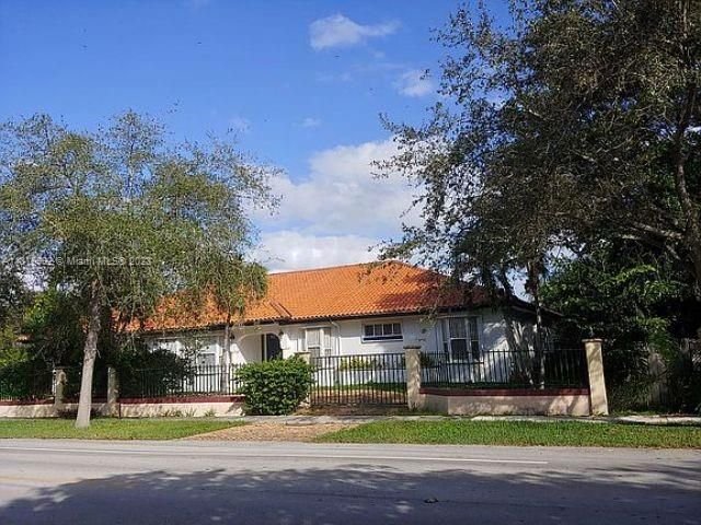 Real estate property located at 16651 82nd Ave, Miami-Dade County, Palmetto Bay, FL