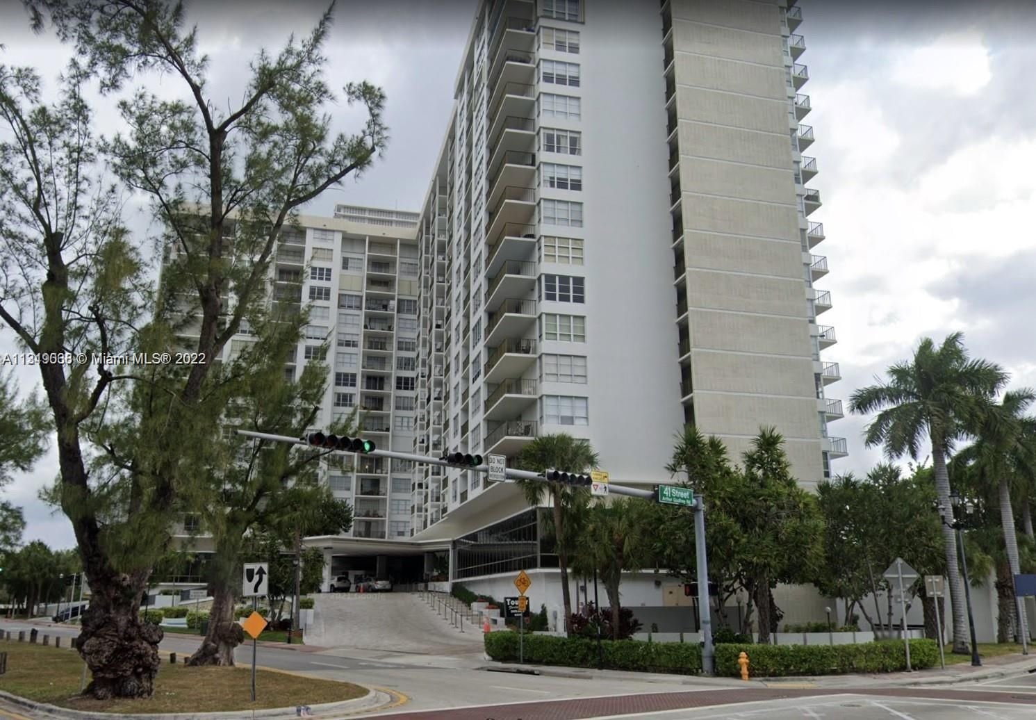 Real estate property located at 4101 Pine Tree Dr #410, Miami-Dade County, Miami Beach, FL