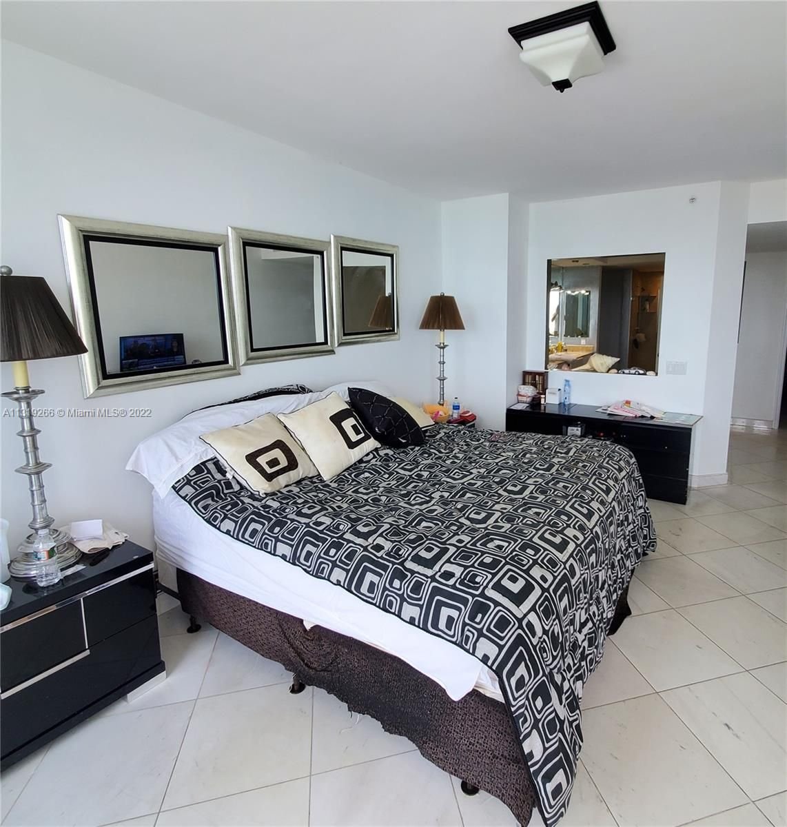 Real estate property located at 4775 Collins Ave #2404, Miami-Dade County, Miami Beach, FL