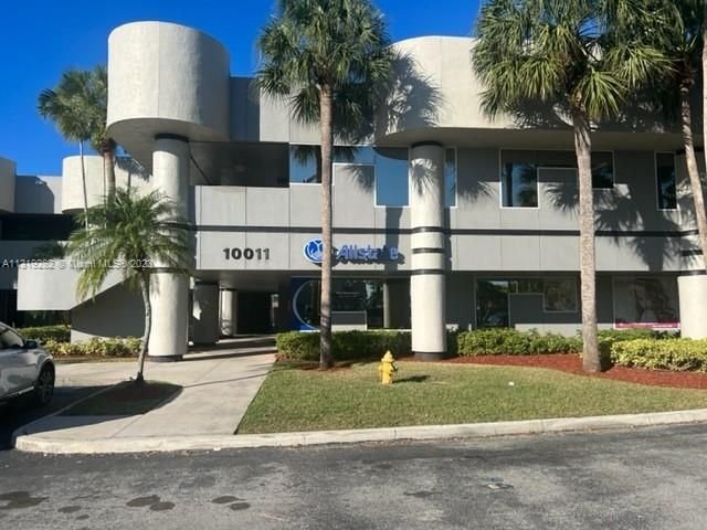 Real estate property located at 10011 Pines Blvd #202, Broward County, Pembroke Pines, FL