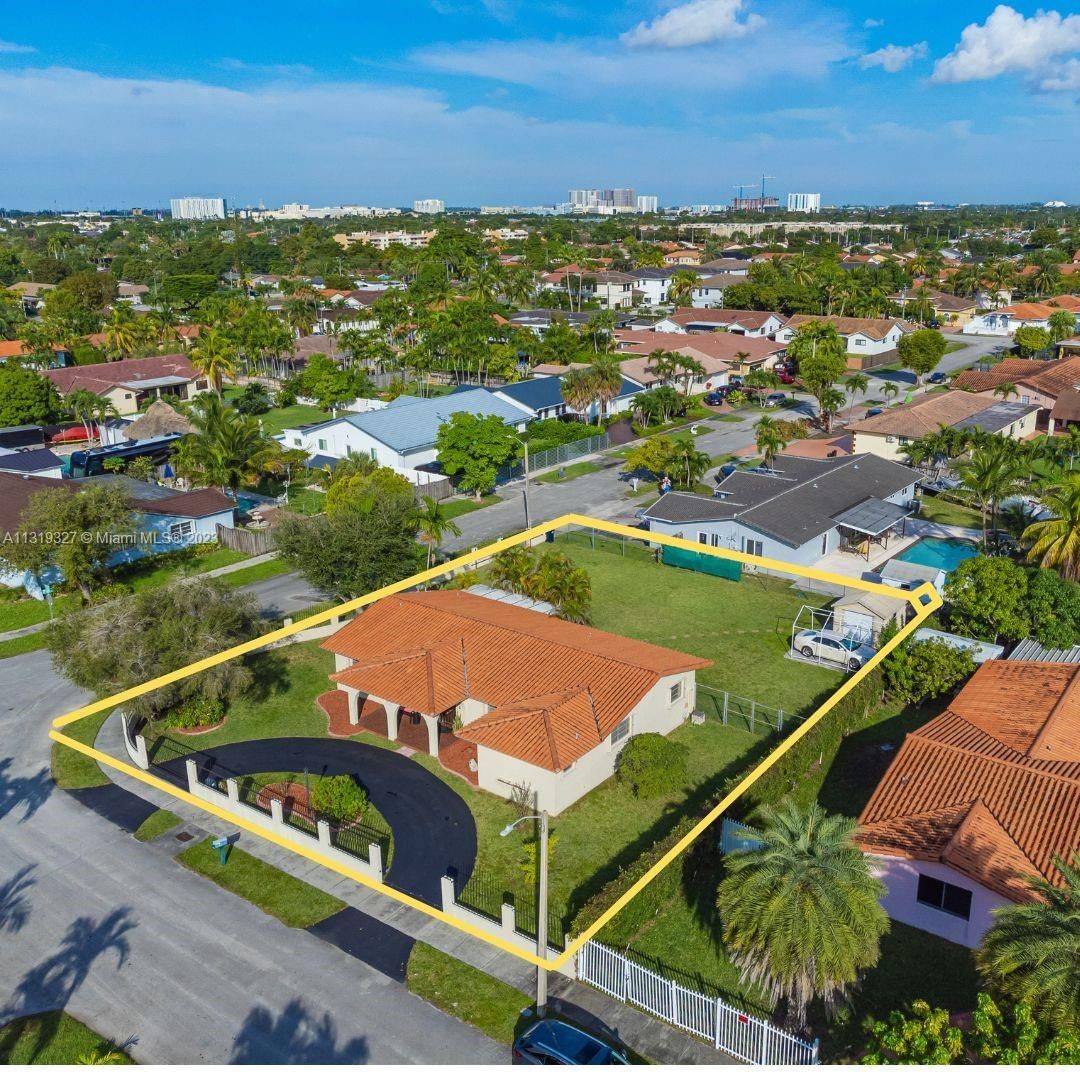 Real estate property located at 9985 30th St, Miami-Dade, SUSIE SUB, Miami, FL