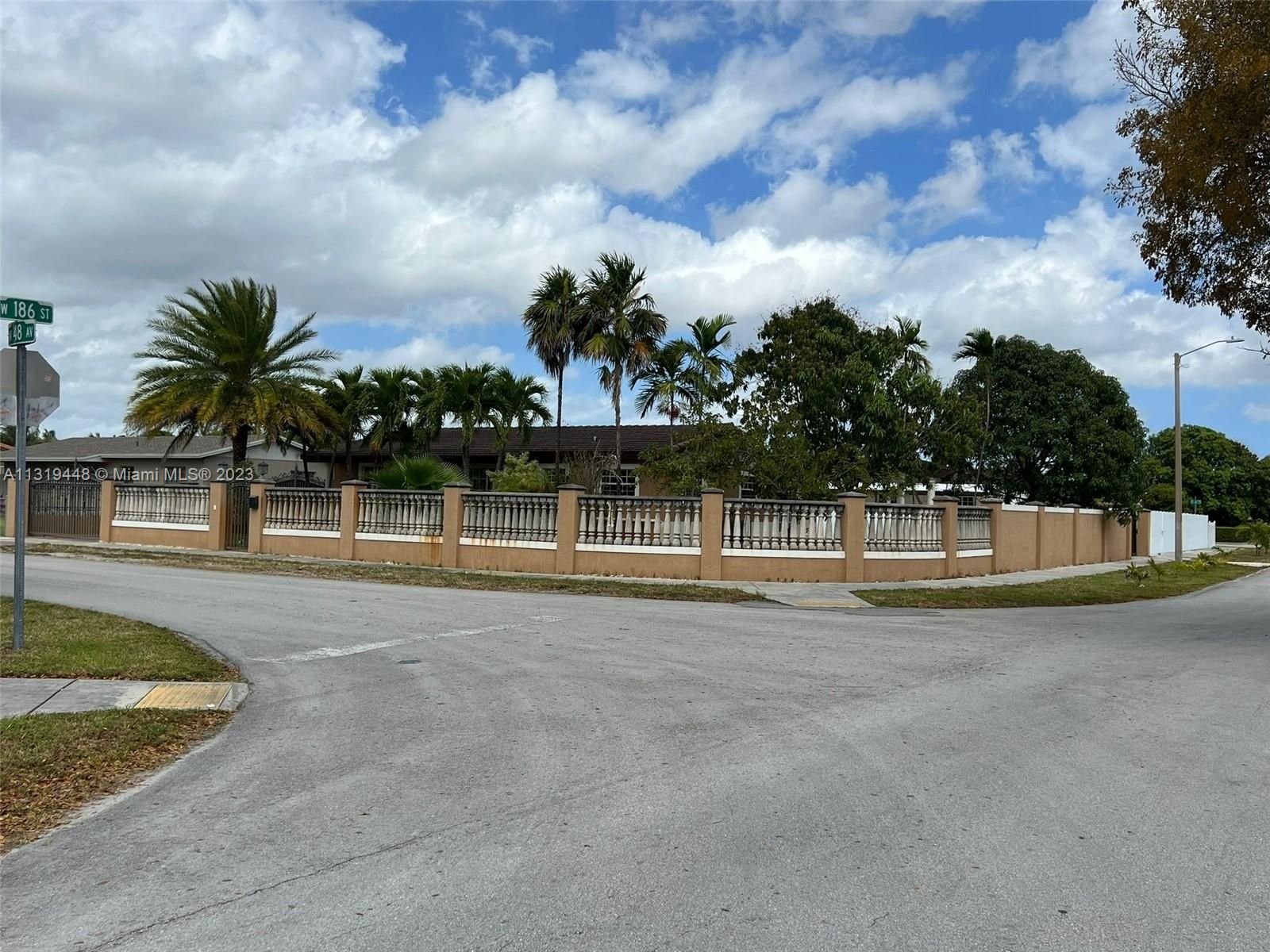 Real estate property located at 18605 48th Ave, Miami-Dade County, Miami Gardens, FL