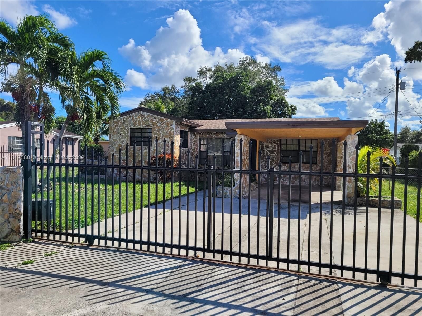 Real estate property located at 2880 168th Ter, Miami-Dade County, Miami Gardens, FL