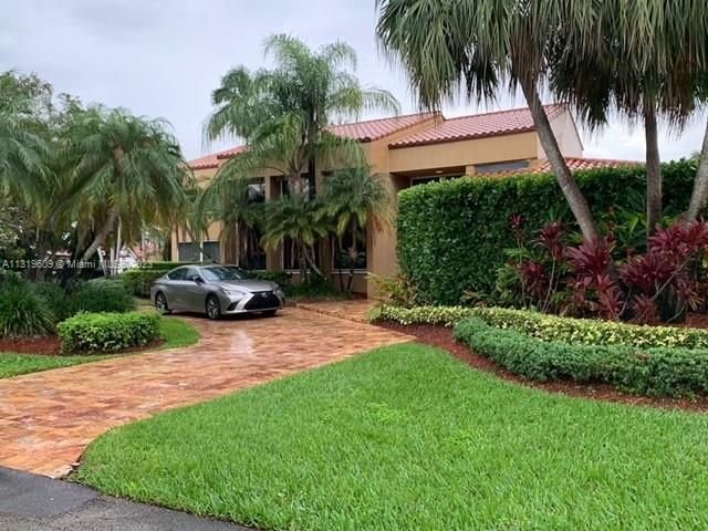 Real estate property located at 6810 Pinehurst Dr, Miami-Dade County, Hialeah, FL