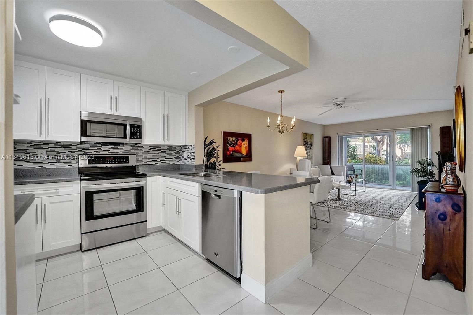 Real estate property located at 1541 Ocean Blvd #125, Broward County, Lauderdale By The Sea, FL
