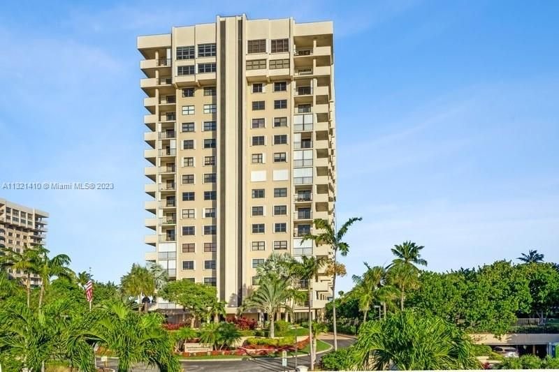 Real estate property located at 5000 Ocean Blvd #904, Broward County, Lauderdale By The Sea, FL