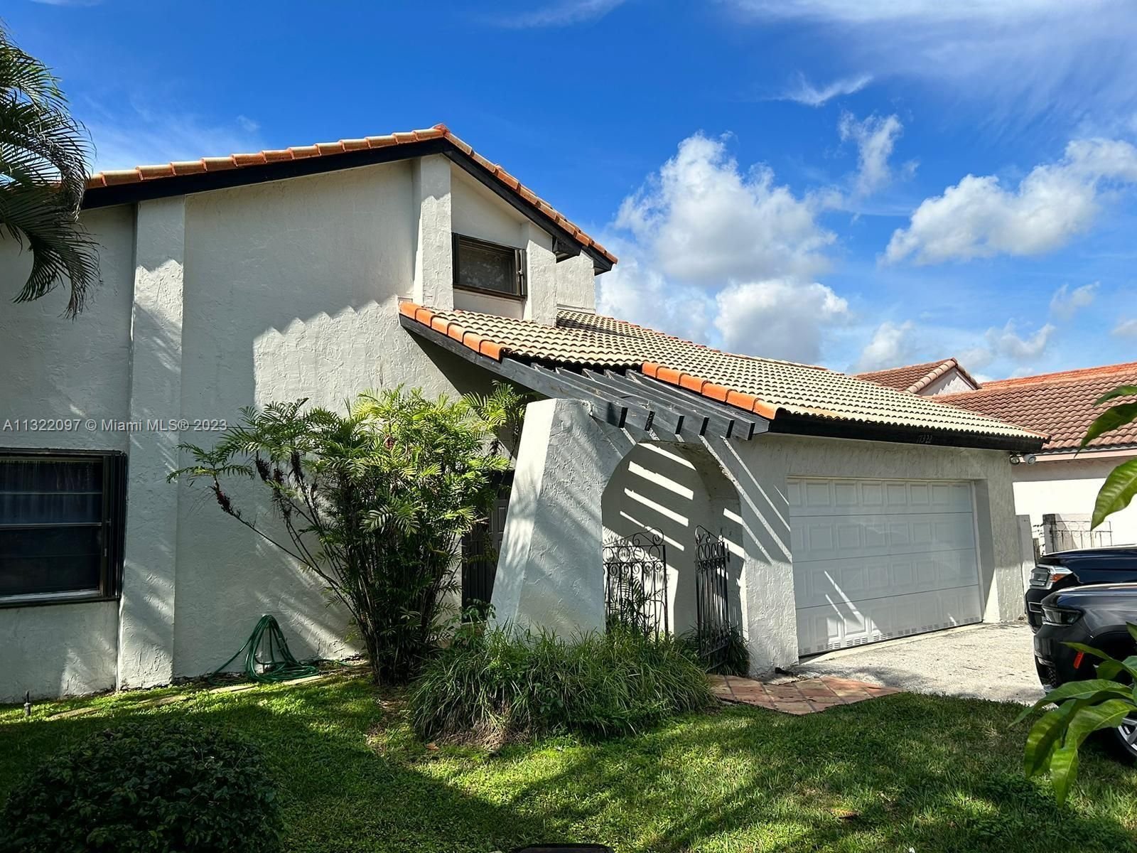 Real estate property located at 17322 61st Pl, Miami-Dade County, Hialeah, FL