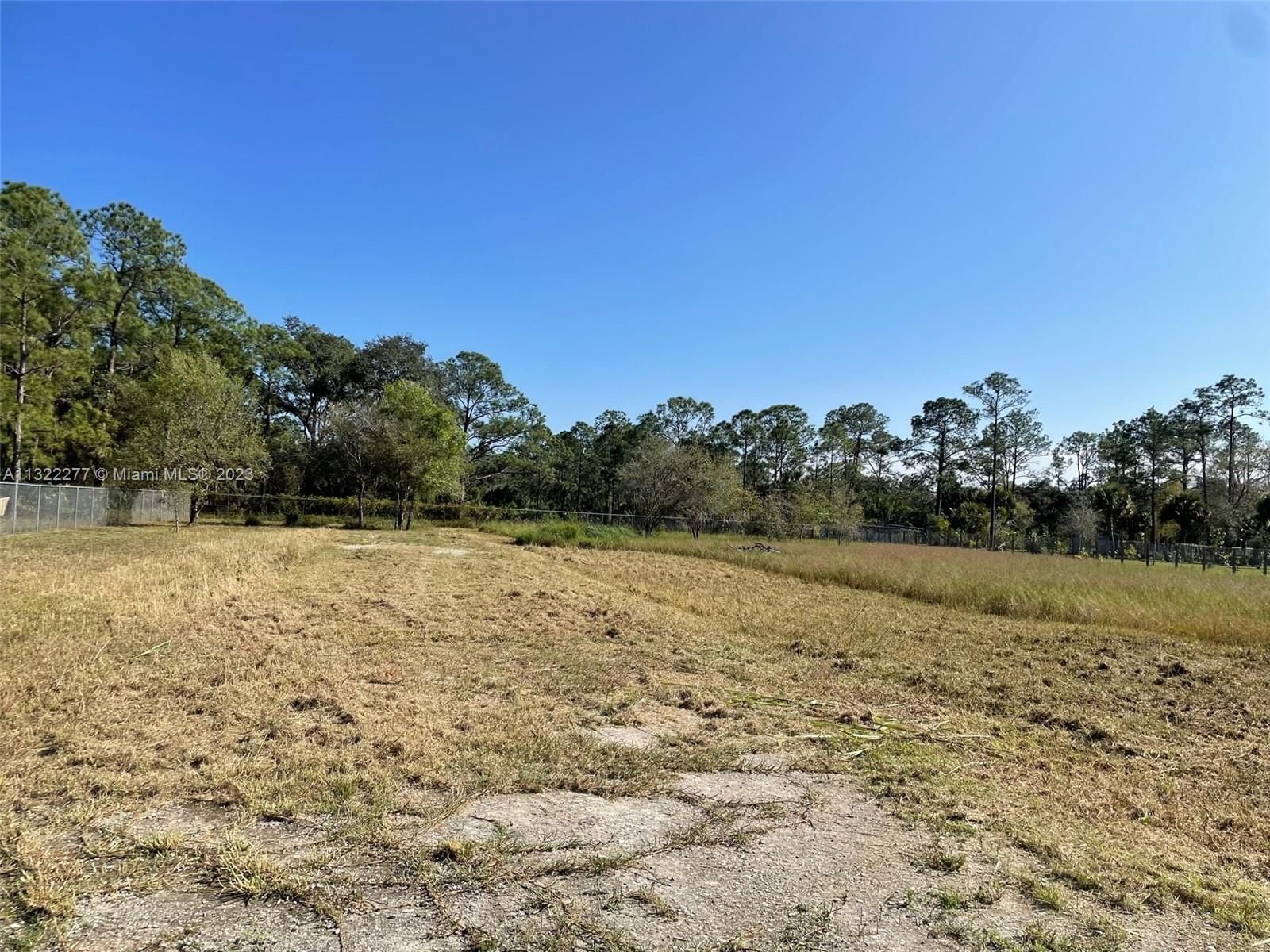 Real estate property located at 675 Hacienda, Hendry County, Clewiston, FL