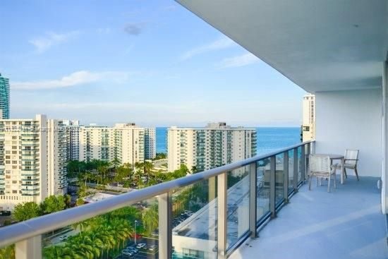 Real estate property located at 4010 Ocean Dr R1202, Broward County, Hollywood, FL