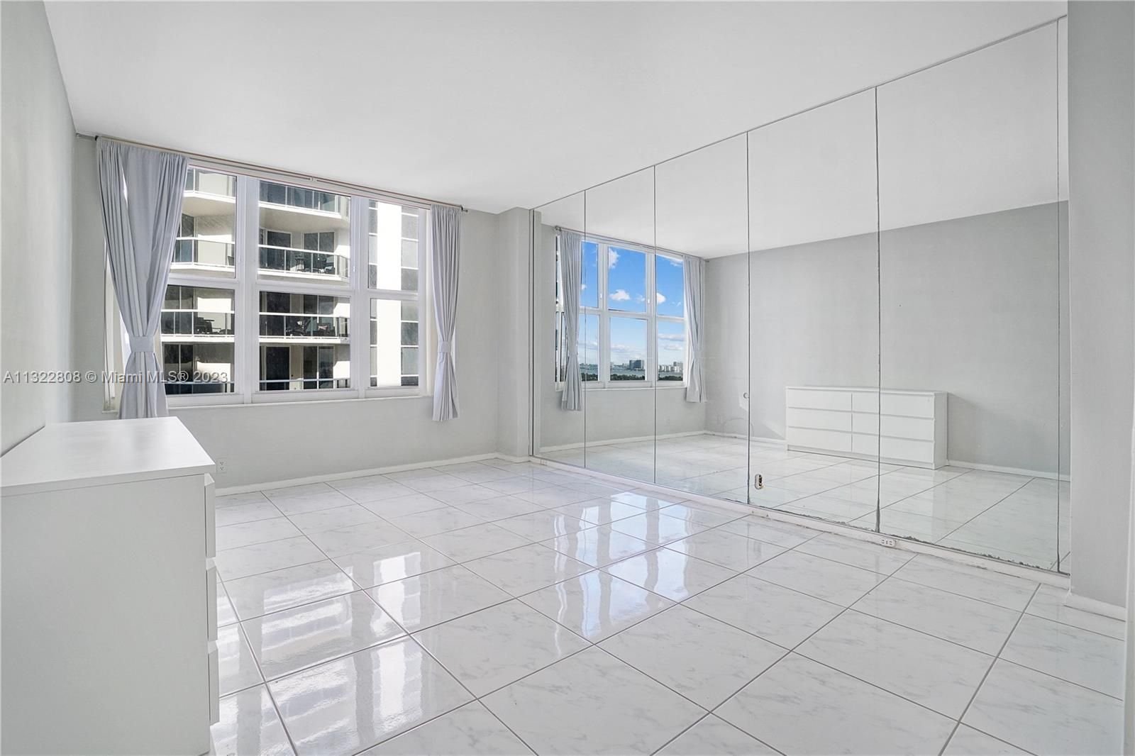 Real estate property located at 4747 Collins Ave #1407, Miami-Dade County, Miami Beach, FL