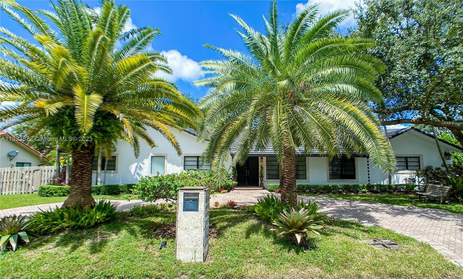 Real estate property located at 10605 79th Pl, Miami-Dade County, Miami, FL