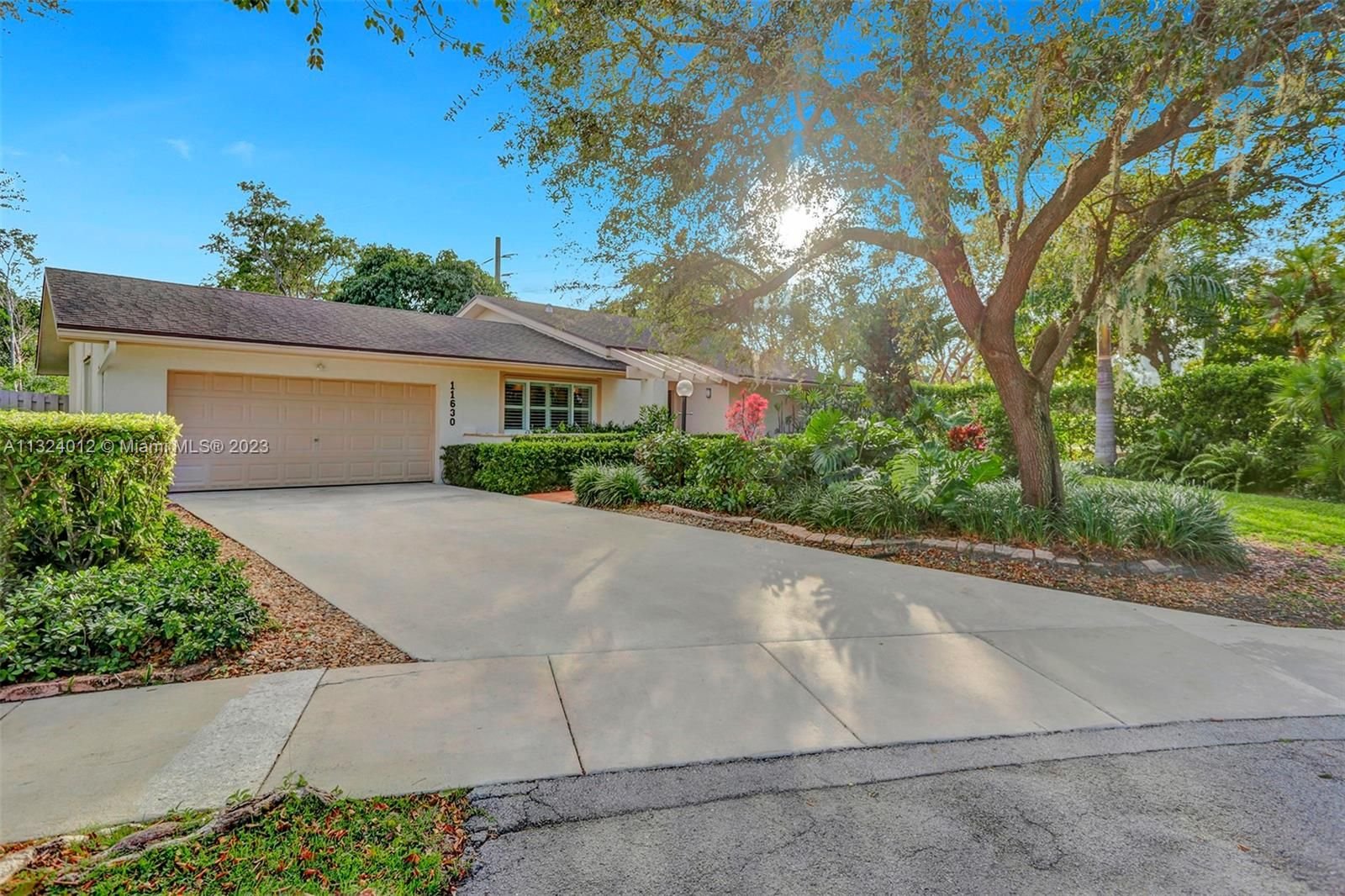 Real estate property located at 11630 104th St, Miami-Dade County, Miami, FL