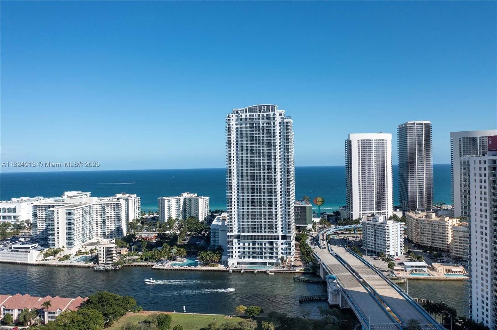 Real estate property located at 4010 Ocean Dr R504, Broward County, Hollywood, FL
