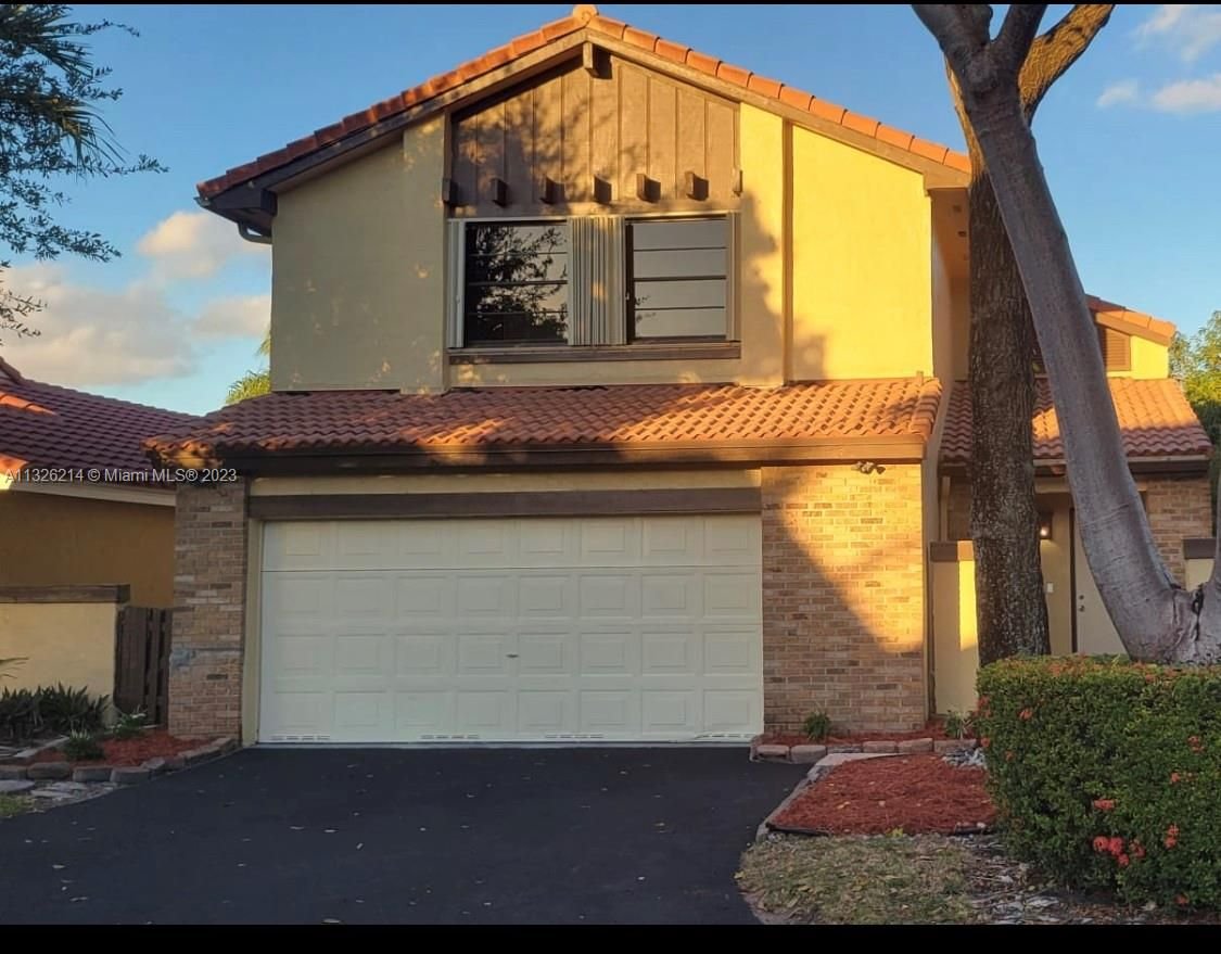 Real estate property located at 6317 174th Ter, Miami-Dade County, Hialeah, FL