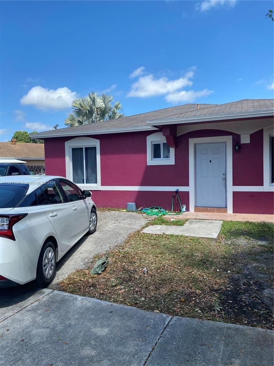 Real estate property located at 1617 3rd Ct, Miami-Dade County, KINGS PLACE, Homestead, FL