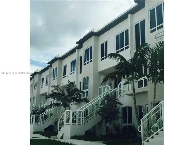 Real estate property located at 6670 105th Ct #6670, Miami-Dade County, Doral, FL