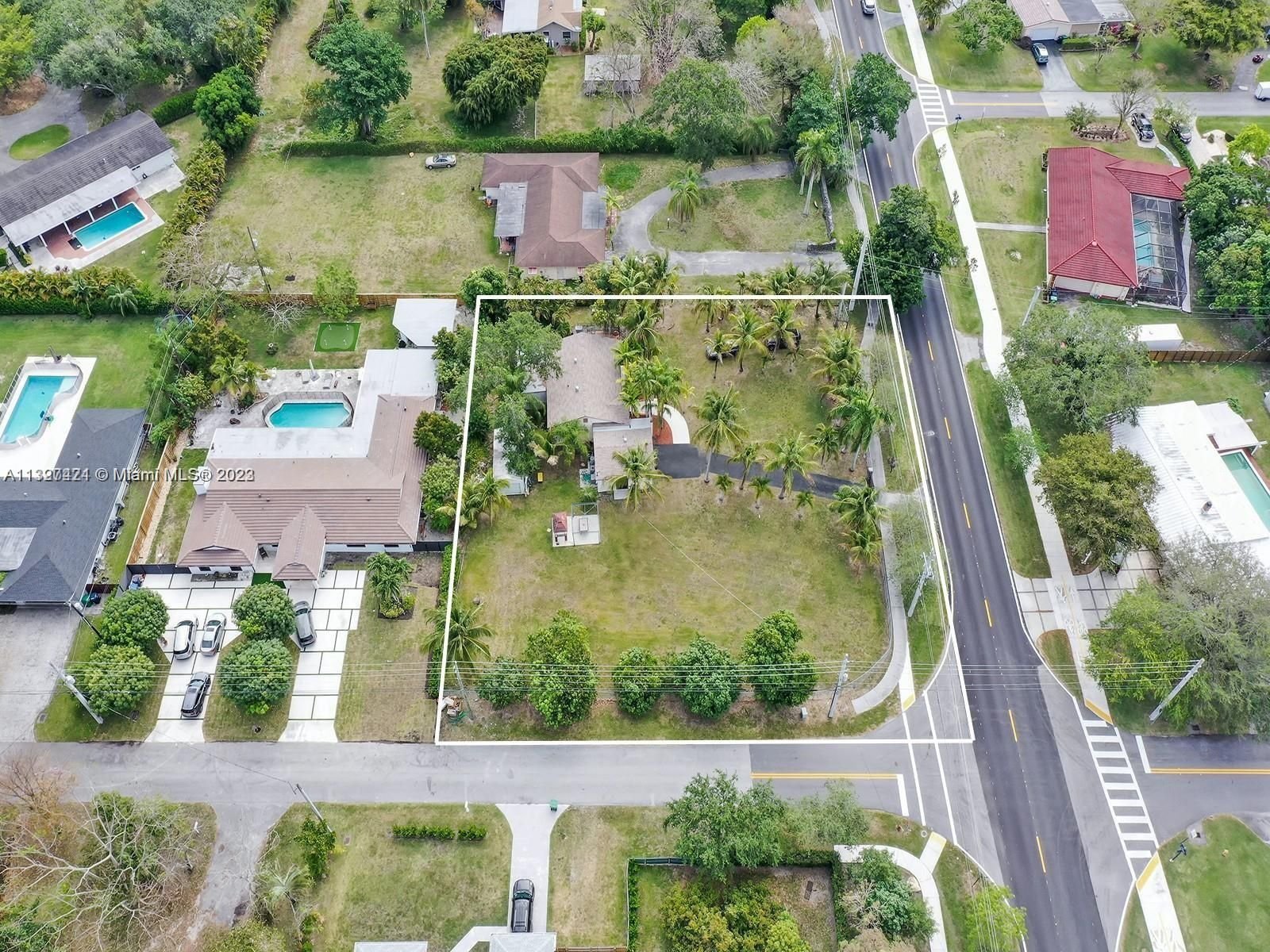 Real estate property located at 8285 136th St, Miami-Dade County, Pinecrest, FL