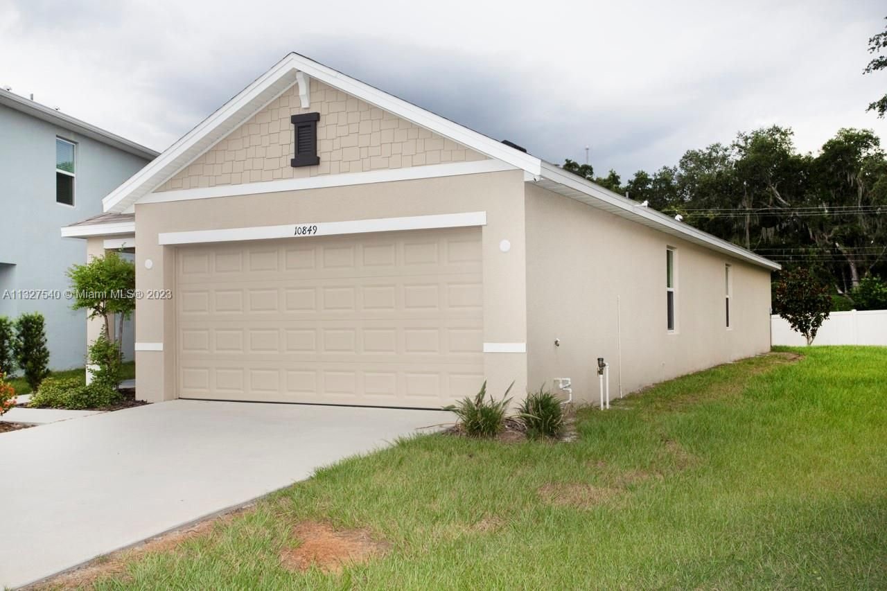 Real estate property located at 10849 Trailing Vine Drive, Hillsborough County, Tampa, FL