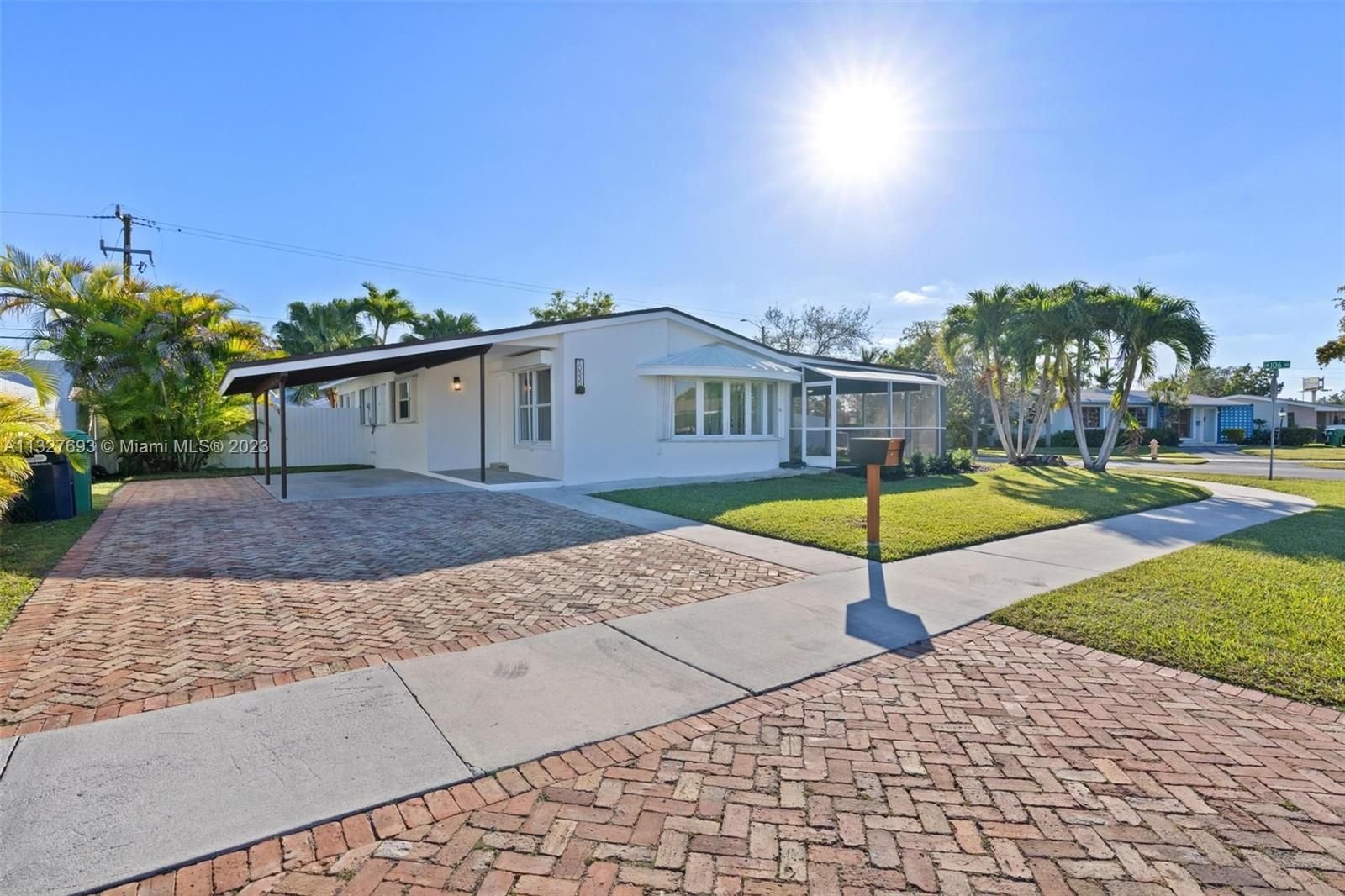 Real estate property located at 10530 200th St, Miami-Dade County, Cutler Bay, FL