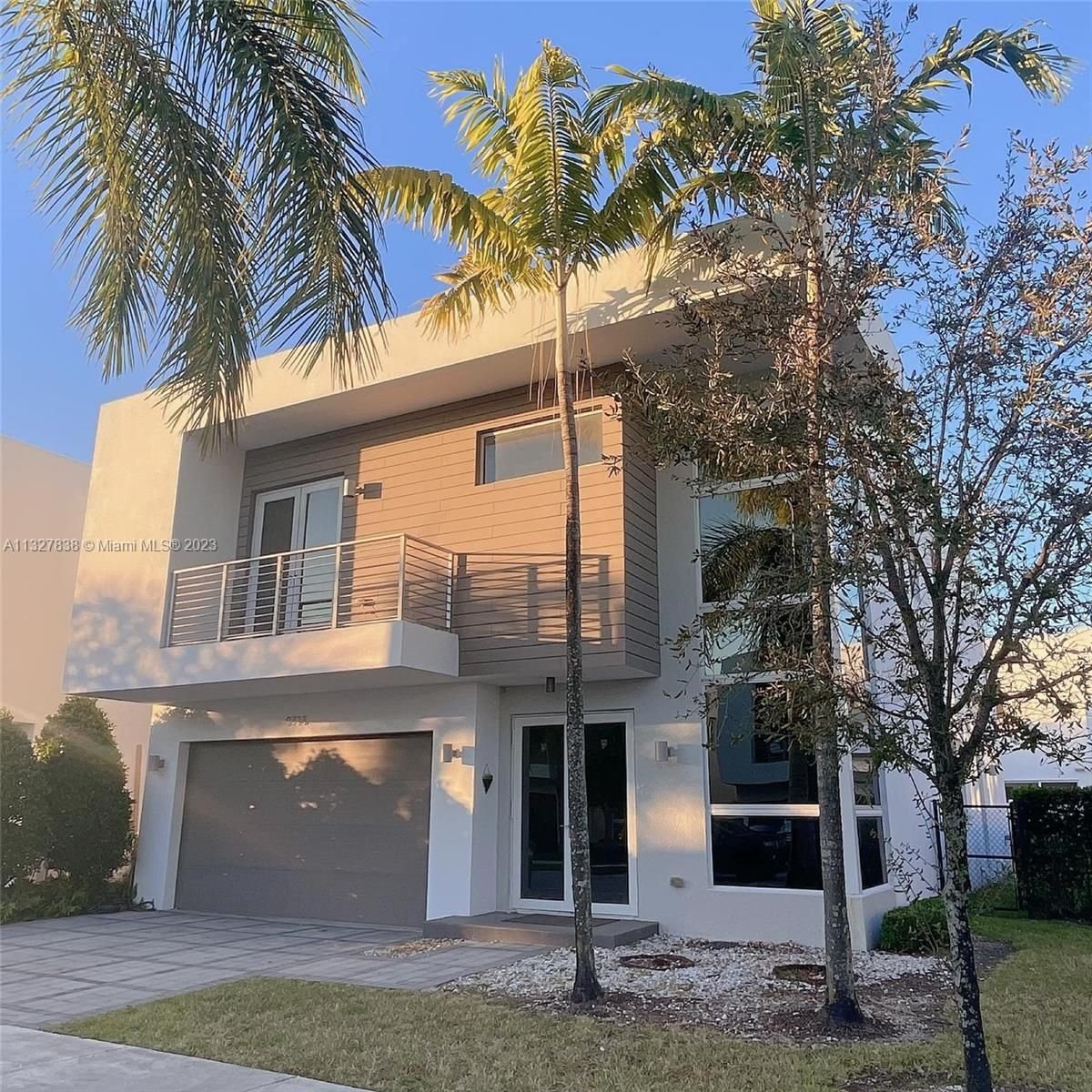 Real estate property located at 9723 75th St, Miami-Dade County, Doral, FL
