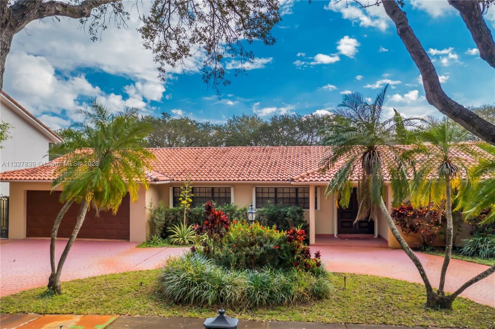 Real estate property located at 16821 81st Ave, Miami-Dade County, Miami Lakes, FL