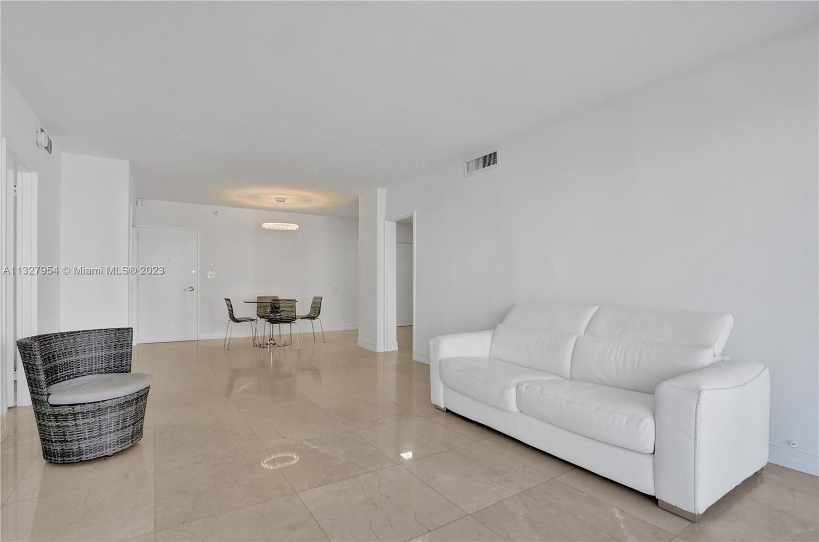 Real estate property located at 5700 Collins Avenue #7D, Miami-Dade County, Miami Beach, FL