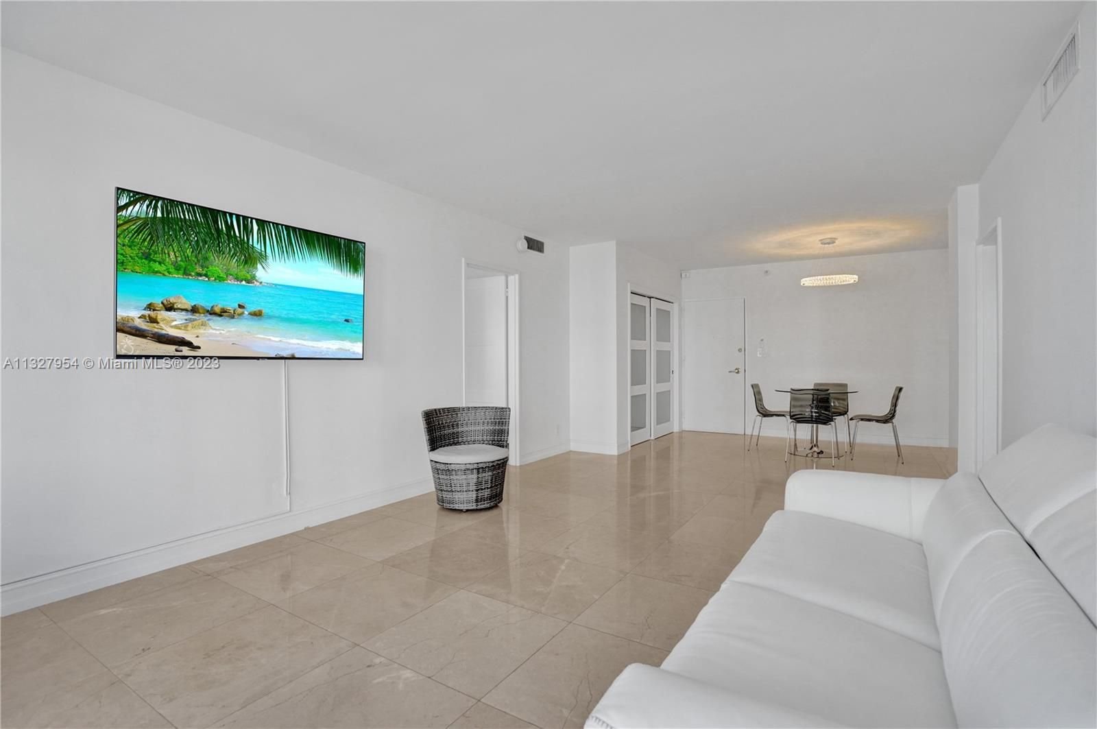 Real estate property located at 5700 Collins Avenue #7D, Miami-Dade County, Miami Beach, FL