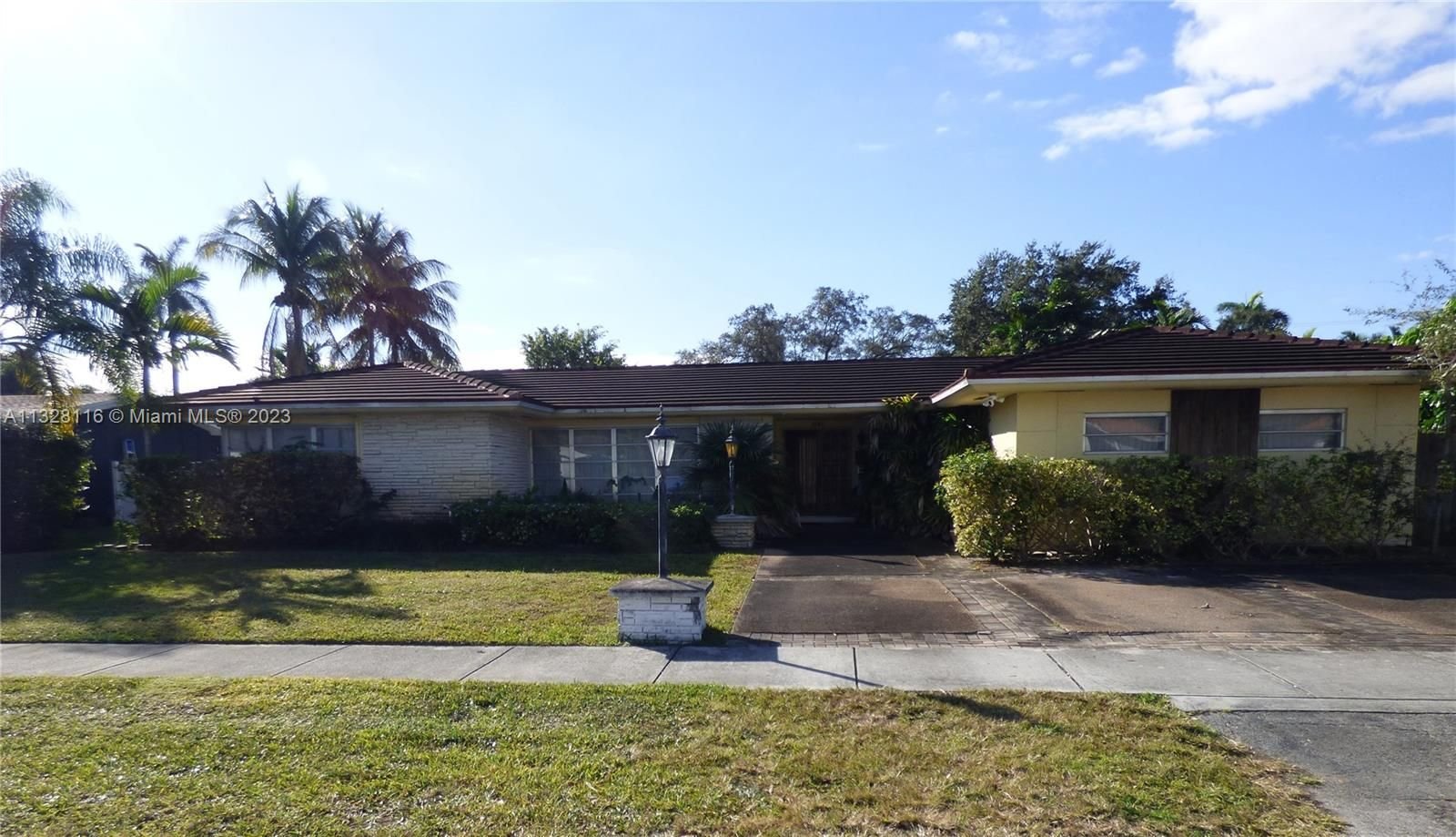Real estate property located at 1990 198th Ter, Miami-Dade County, Miami, FL