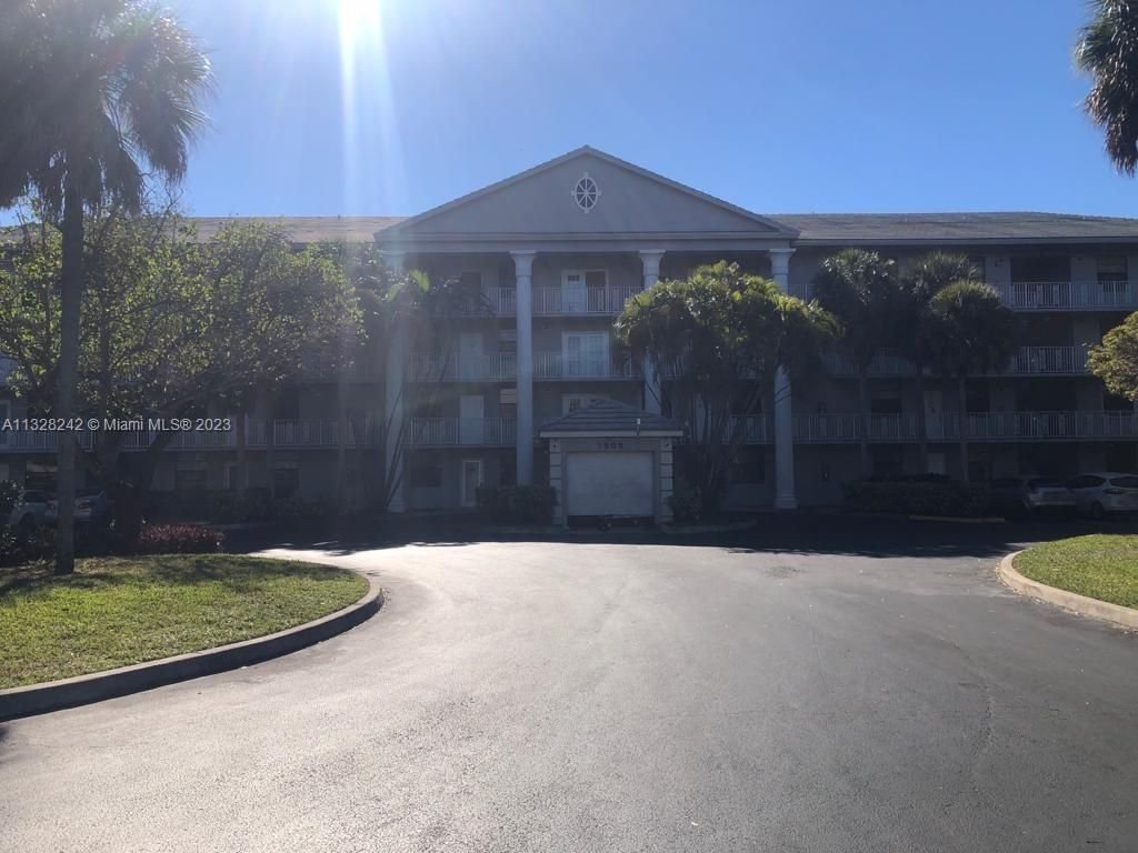 Real estate property located at 1506 Whitehall Dr #306, Broward County, Davie, FL