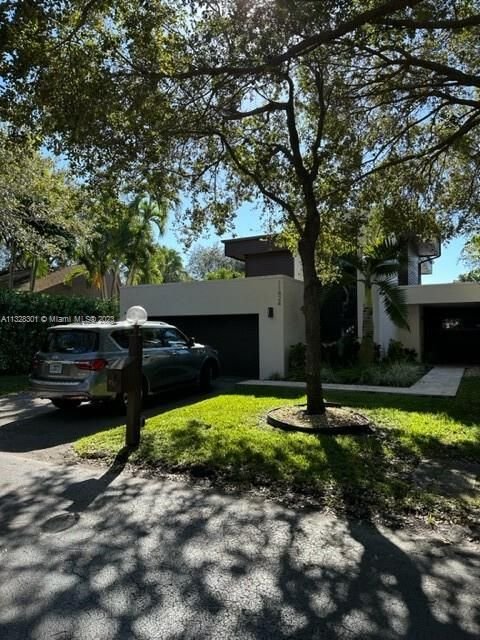 Real estate property located at 11824 77th Ter, Miami-Dade County, Miami, FL
