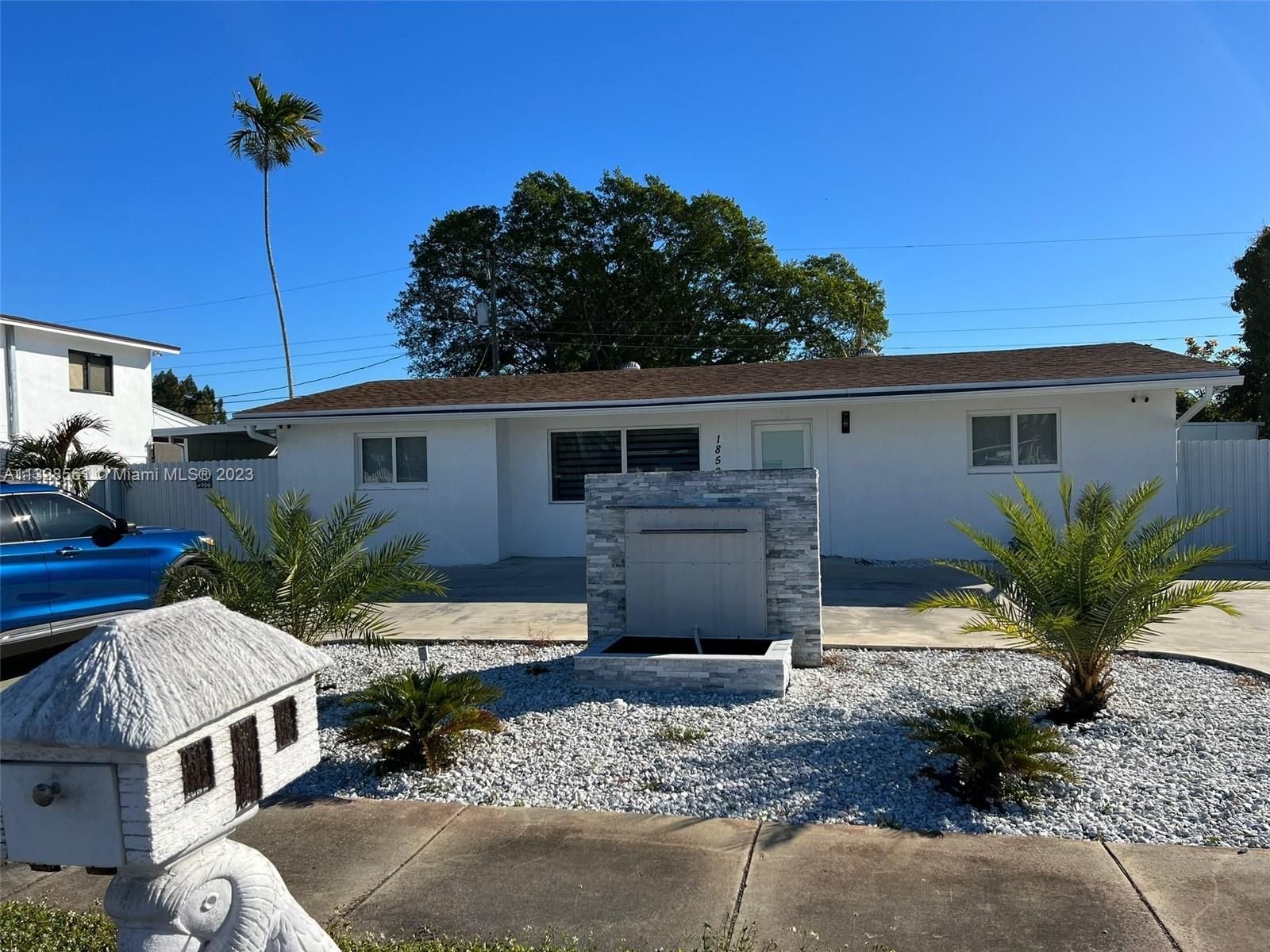 Real estate property located at 18525 38th Ave, Miami-Dade County, Miami Gardens, FL