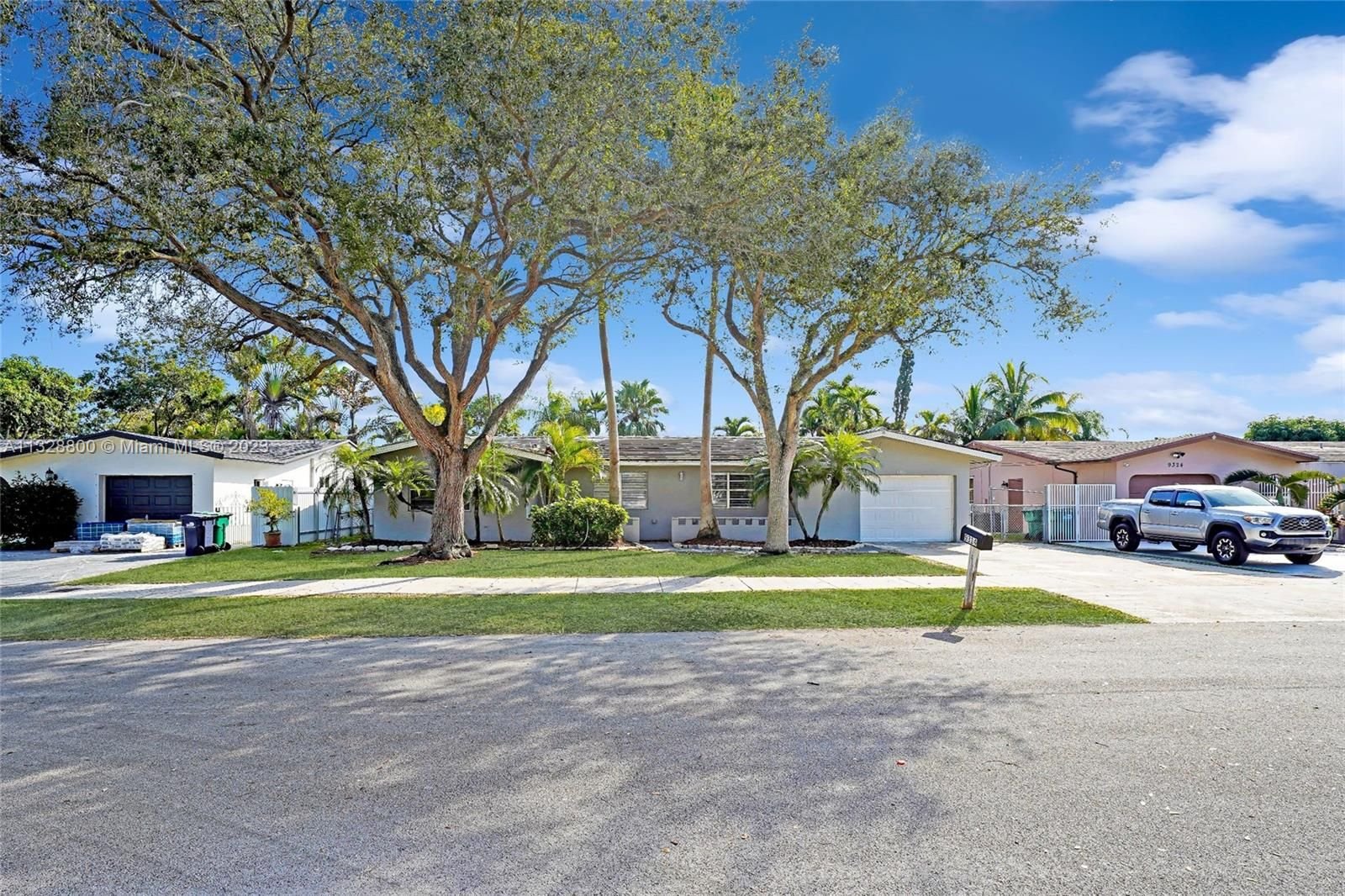 Real estate property located at 9314 166th Ter, Miami-Dade County, Palmetto Bay, FL