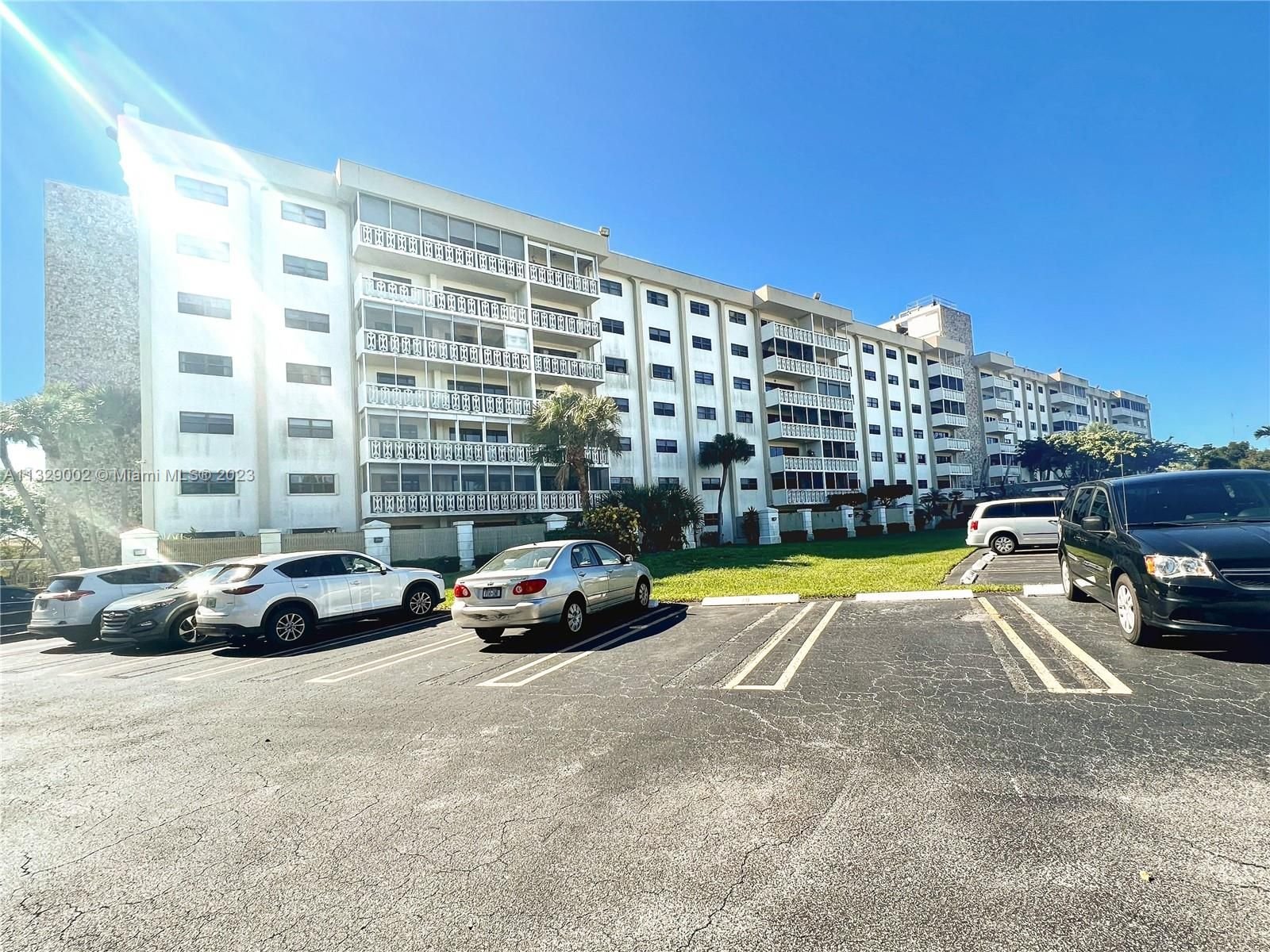 Real estate property located at 800 195th St #615, Miami-Dade County, Miami, FL